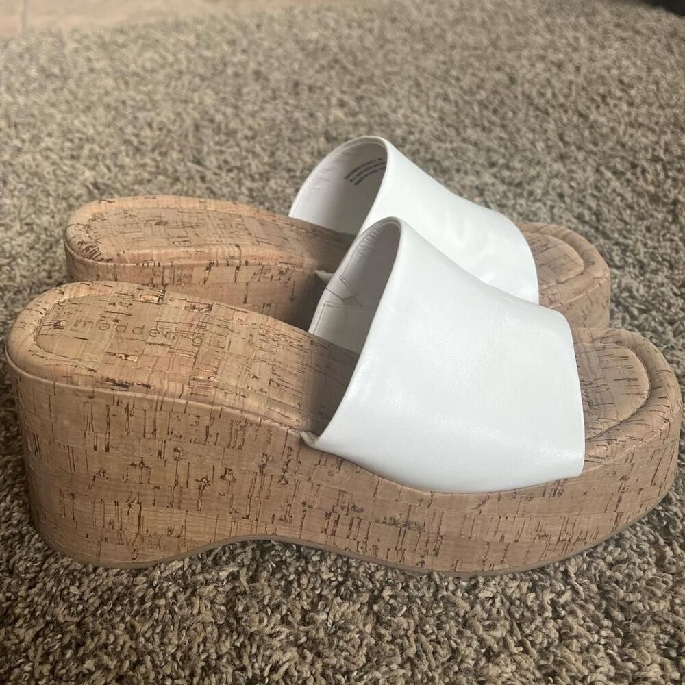 Madden-girl Women's White Sandals